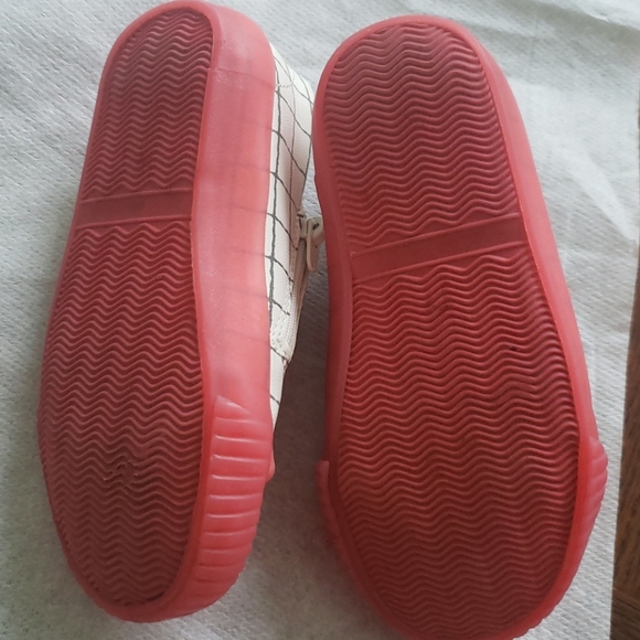 Shoes - Picture 3 of 4